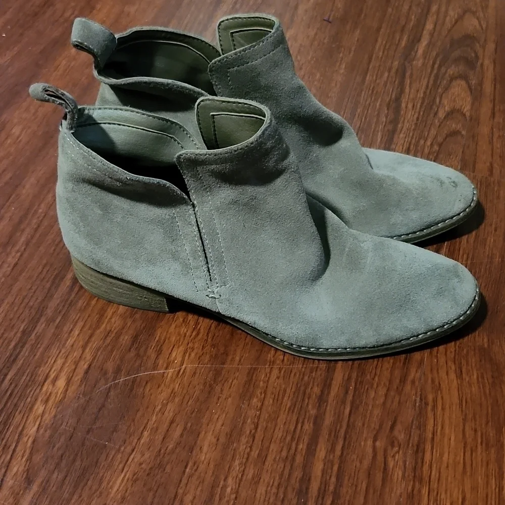 Dolce Vita Suade Boot Size 8 Gray